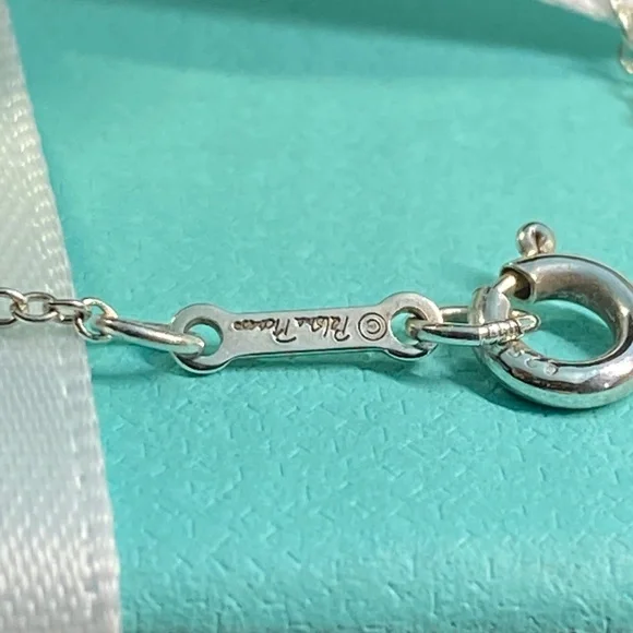 Tiffany & Co. Paloma Picasso Tenderness Heart Necklace – 925 Sterling Silver - Picture 5 of 7